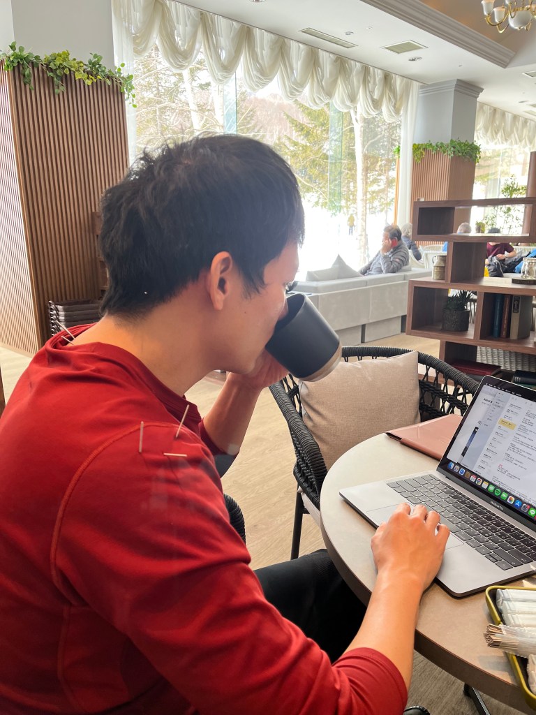 在留壽都咖啡時間針灸治療。